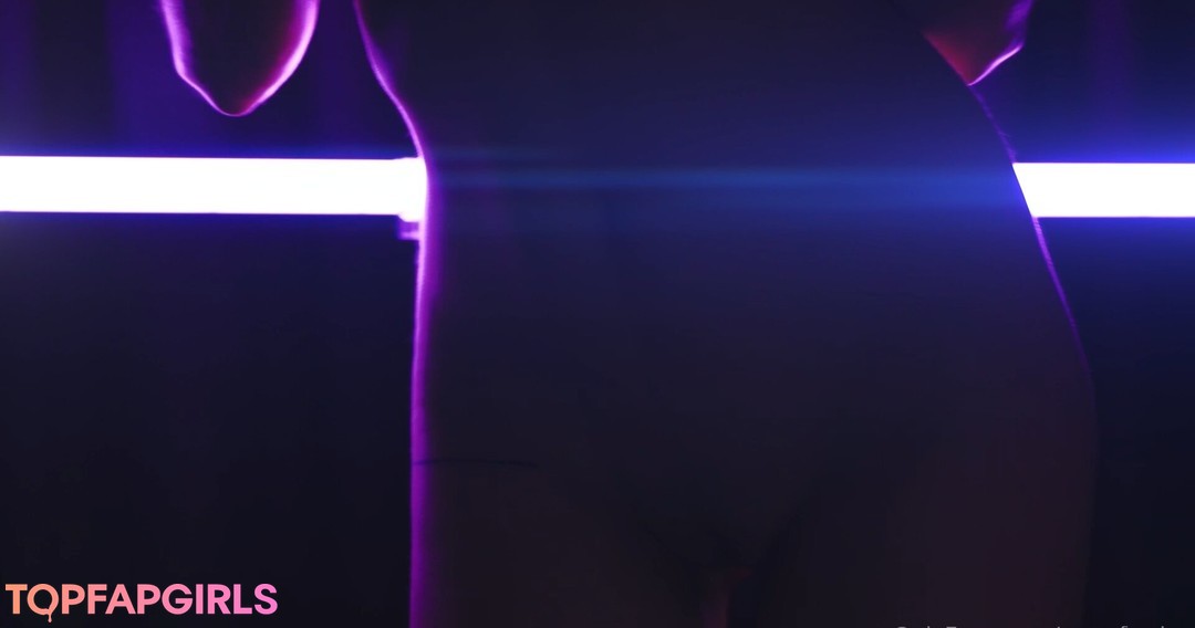 Naakte gelekte OnlyFans-foto van Tessa Fowler #1365