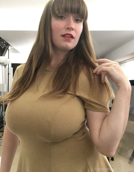 Naakte gelekte OnlyFans-foto van Loisplz