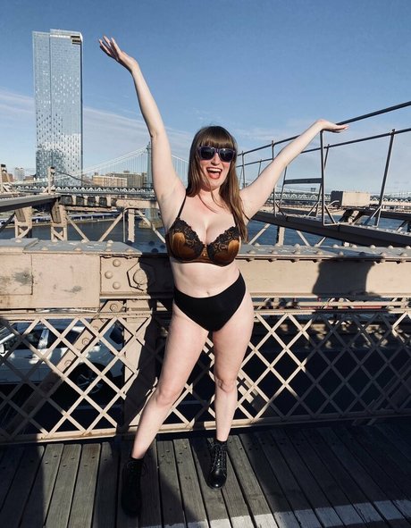 Naakte gelekte OnlyFans-foto van Loisplz