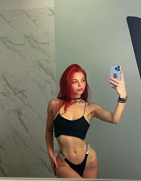 Naakte gelekte OnlyFans-foto van Alter Eva