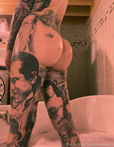 Naakte gelekte OnlyFans-foto van Sabrina Sawyers