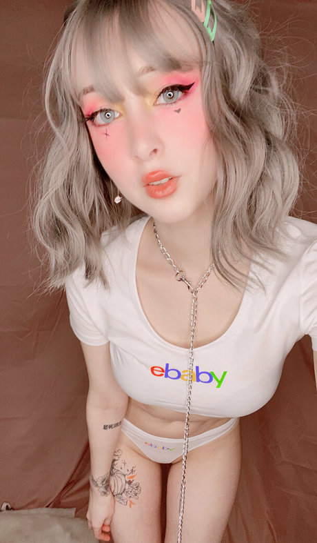 Naakte gelekte OnlyFans-foto van Kokiriette
