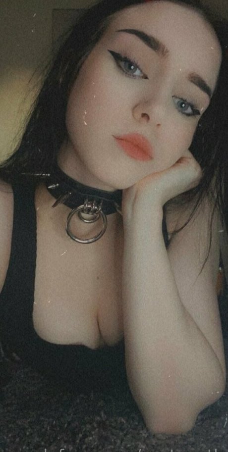 Naakte gelekte OnlyFans-foto van Purtygoth