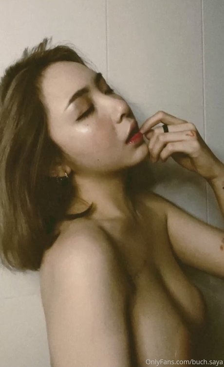 Naakte gelekte OnlyFans-foto van Bsaya