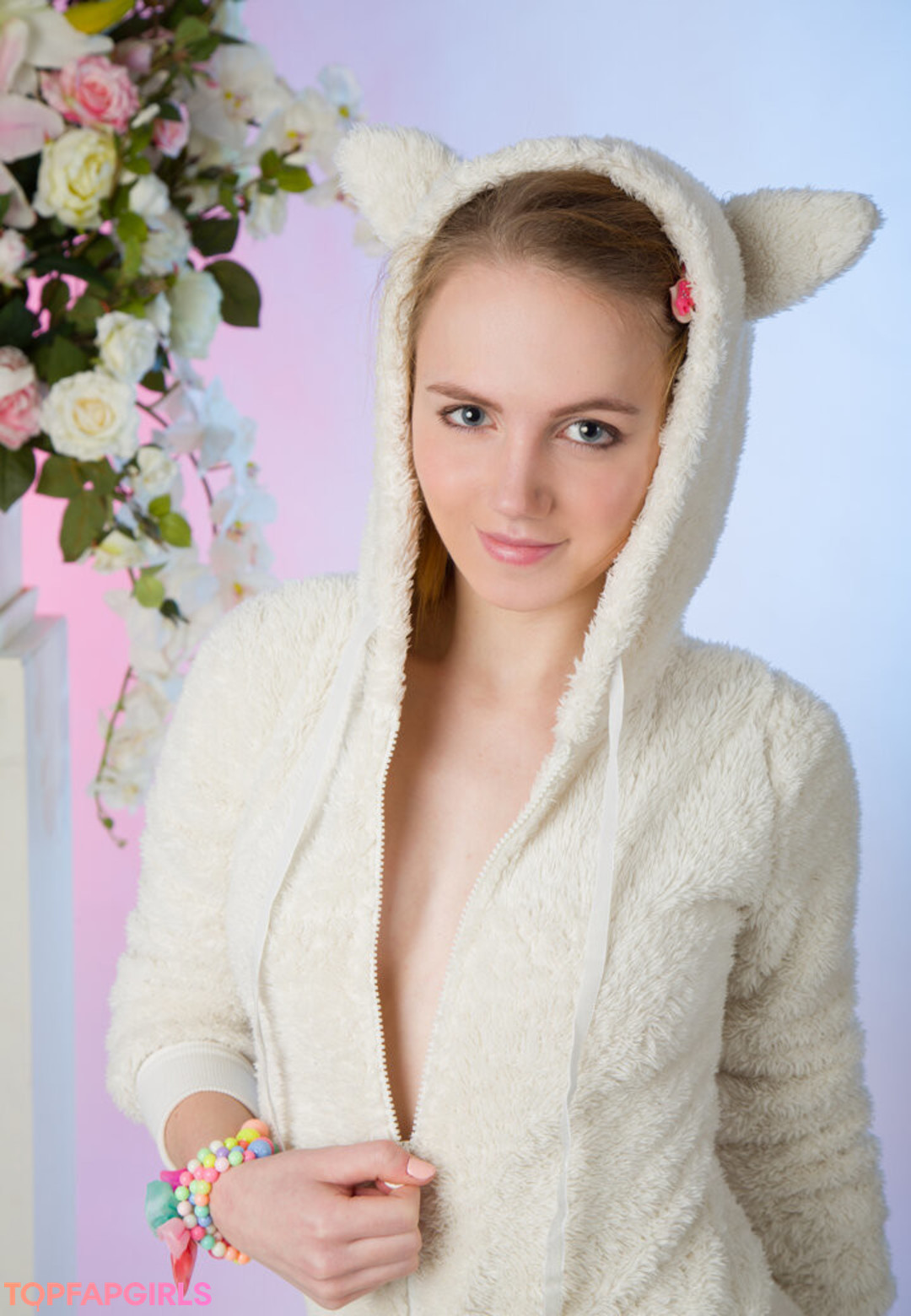 Naakte gelekte OnlyFans-foto van Amourangels #1240