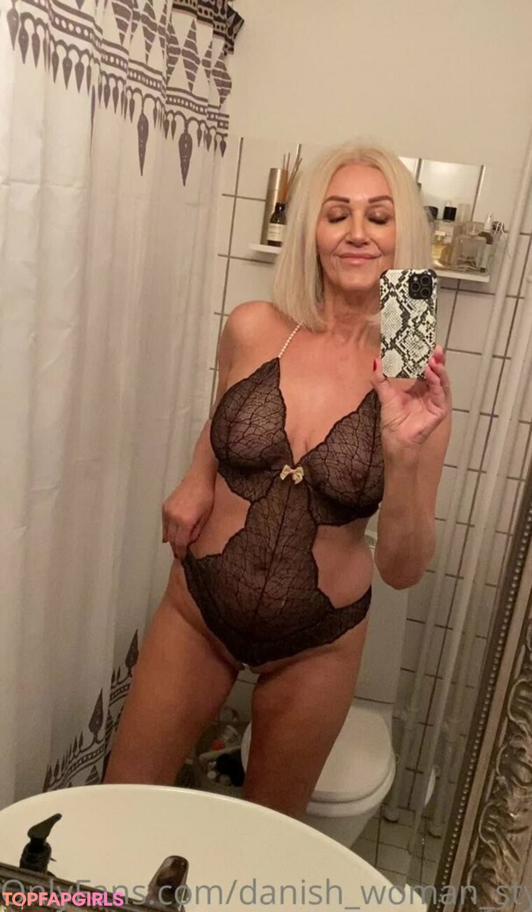 Naakte gelekte OnlyFans-foto van Danish Woman Style #124 Naakte gelekte OnlyFans-foto van Danish Woman Style #124