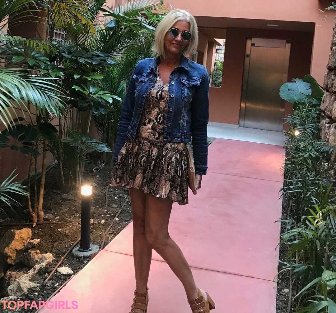 Naakte gelekte OnlyFans-foto van Danish Woman Style #364 Naakte gelekte OnlyFans-foto van Danish Woman Style #364