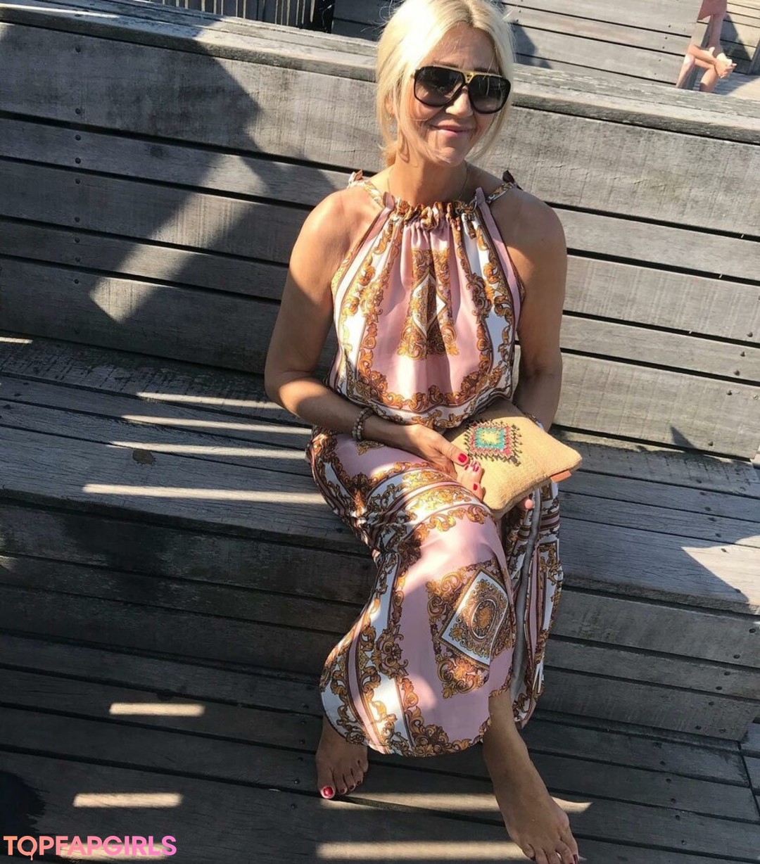 Naakte gelekte OnlyFans-foto van Danish Woman Style #377 Naakte gelekte OnlyFans-foto van Danish Woman Style #377