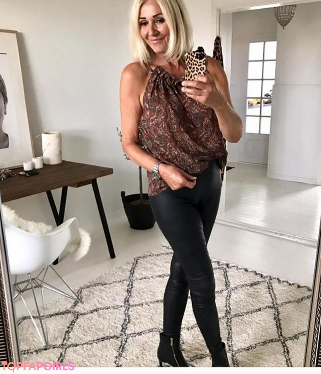 Naakte gelekte OnlyFans-foto van Danish Woman Style #397 Naakte gelekte OnlyFans-foto van Danish Woman Style #397