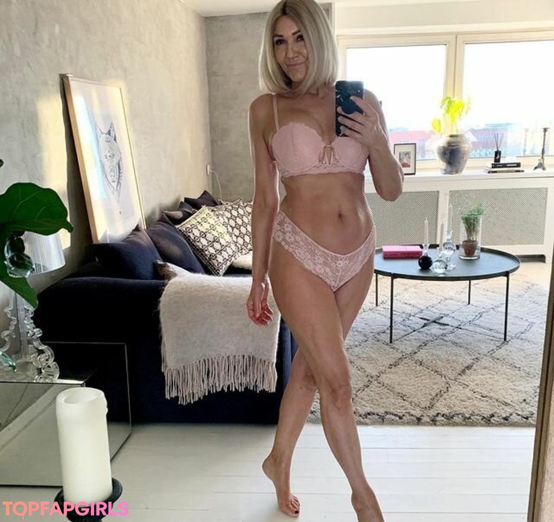 Naakte gelekte OnlyFans-foto van Danish Woman Style #436 Naakte gelekte OnlyFans-foto van Danish Woman Style #436