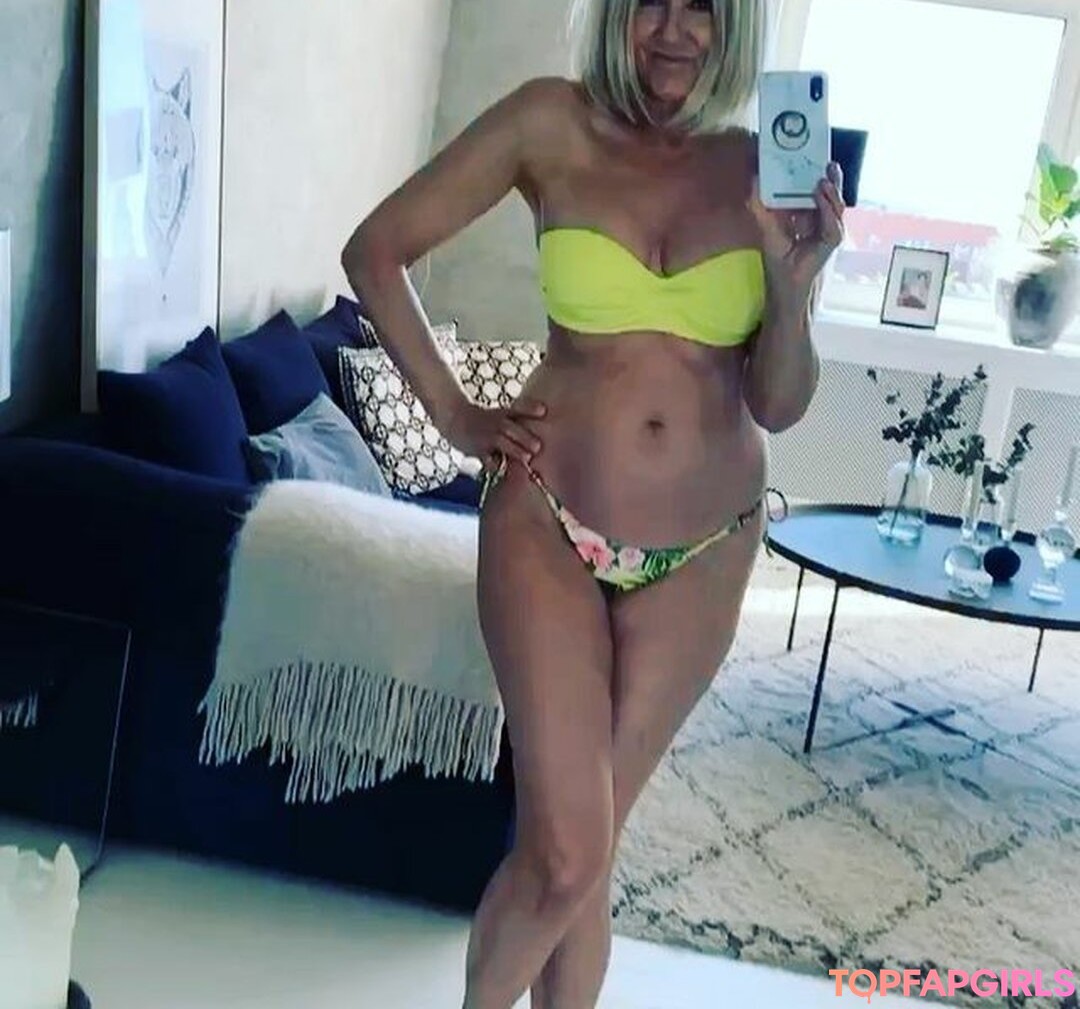 Naakte gelekte OnlyFans-foto van Danish Woman Style #443 Naakte gelekte OnlyFans-foto van Danish Woman Style #443