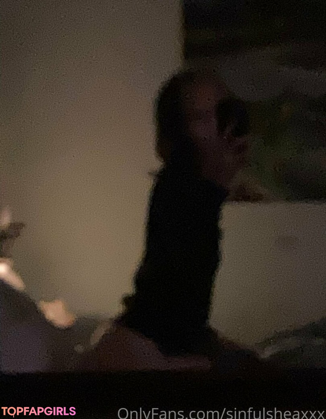 Naakte gelekte OnlyFans-foto van Kuromi #3 Naakte gelekte OnlyFans-foto van Kuromi #3