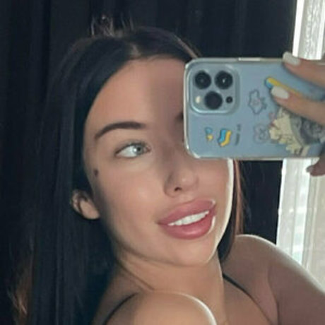 Naakte gelekte OnlyFans-foto van Victoriablackk