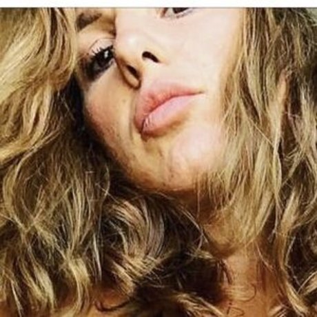 Naakte gelekte OnlyFans-foto van Iamrebeccanicholls