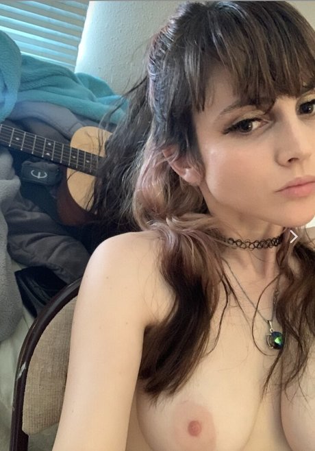 Naakte gelekte OnlyFans-foto van Nightmermaid
