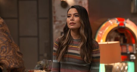 Naakte gelekte OnlyFans-foto van Miranda Cosgrove