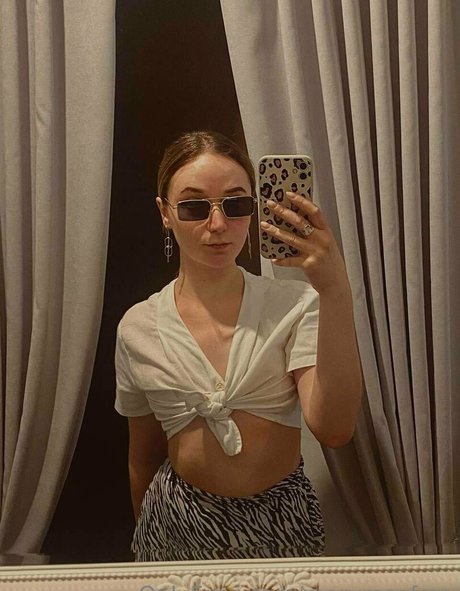 Naakte gelekte OnlyFans-foto van Maryrosefree