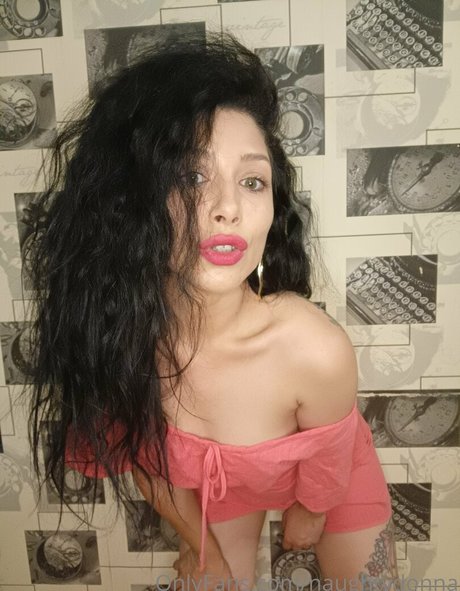 Naakte gelekte OnlyFans-foto van Naughtydonna