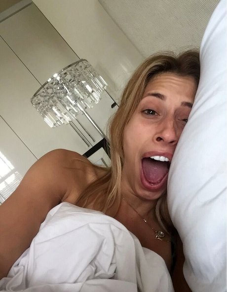 Naakte gelekte OnlyFans-foto van Stacey Solomon