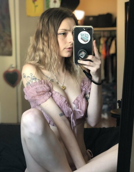Sadgirlastridsfree