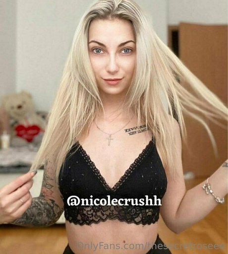Naakte gelekte OnlyFans-foto van Thesecretroseee