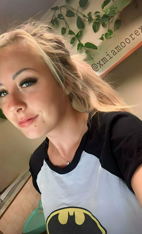 Naakte gelekte OnlyFans-foto van Belulisboa