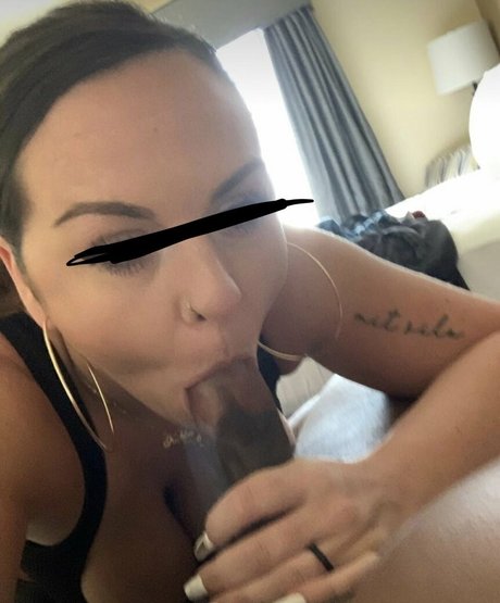 Naakte gelekte OnlyFans-foto van Sbnikki