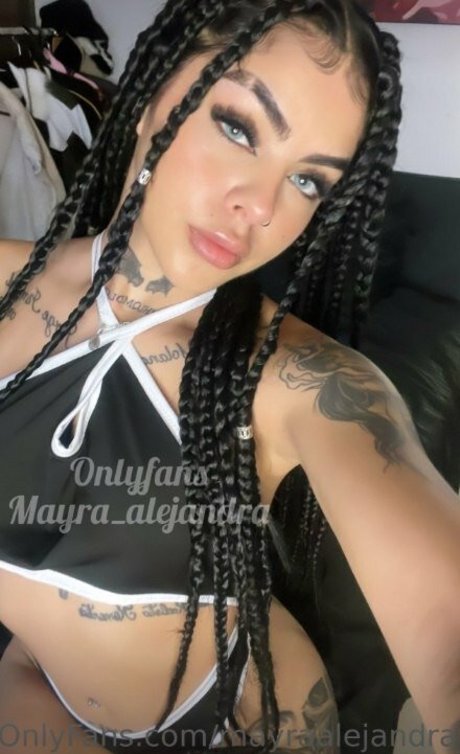 Naakte gelekte OnlyFans-foto van Mayraalejandra