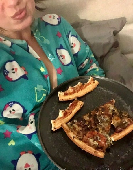 Naakte gelekte OnlyFans-foto van Smilingcici