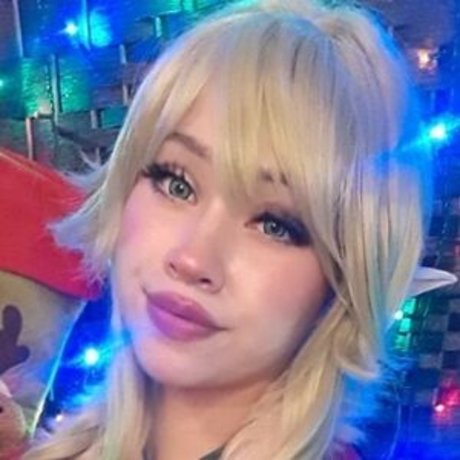 Naakte gelekte OnlyFans-foto van Bunny Neptune