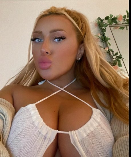 Naakte gelekte OnlyFans-foto van Bbrodiex