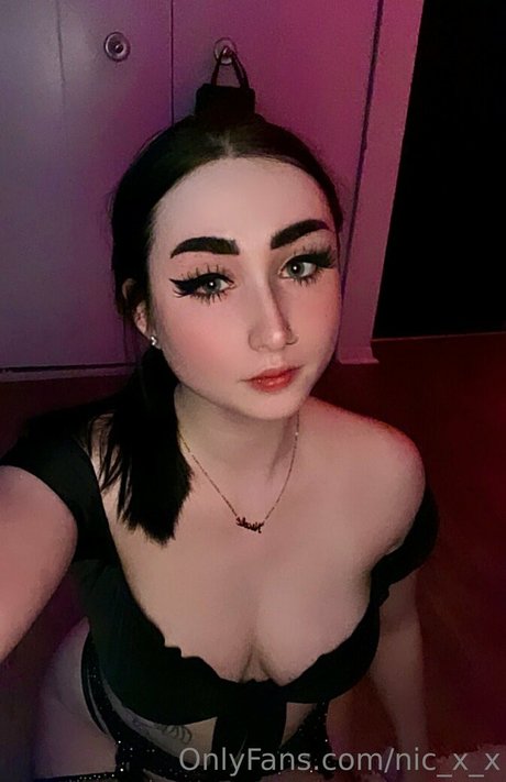 Naakte gelekte OnlyFans-foto van Nicxx