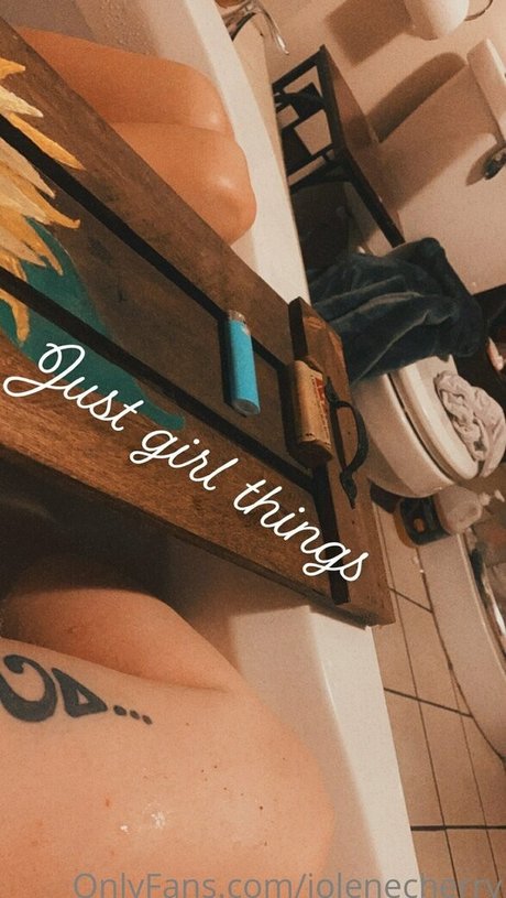 Naakte gelekte OnlyFans-foto van Jolenecherry
