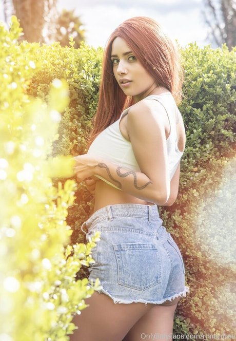 Naakte gelekte OnlyFans-foto van Angiemxfree