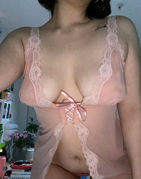Naakte gelekte OnlyFans-foto van Bruja510