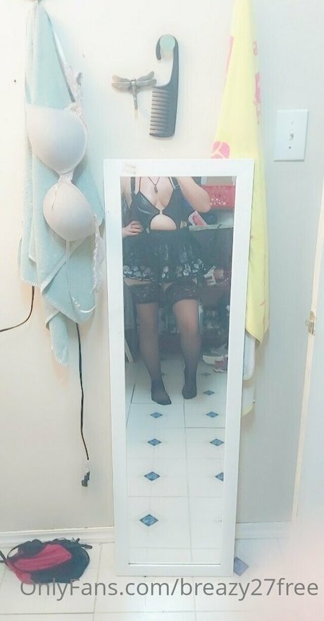 Naakte gelekte OnlyFans-foto van Breazy27free