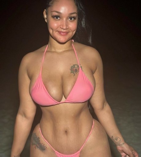Naakte gelekte OnlyFans-foto van Darla Dimples