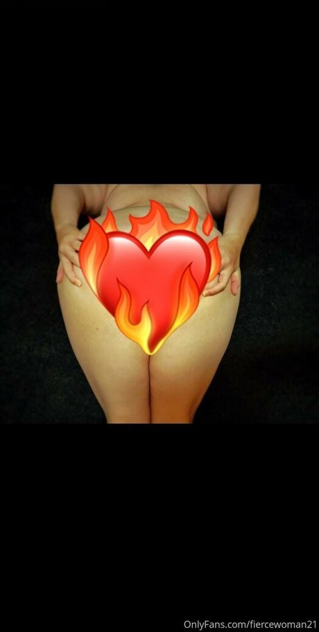 Naakte gelekte OnlyFans-foto van Fiercewoman21