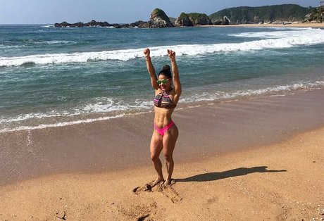 Naakte gelekte OnlyFans-foto van Pinche Ana Fit
