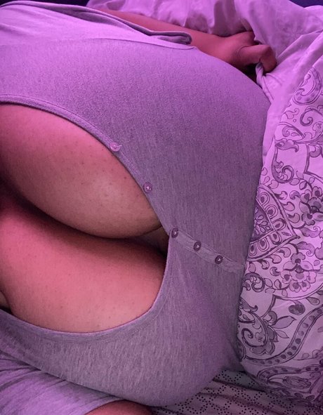 Naakte gelekte OnlyFans-foto van Ebonybbwangelafree