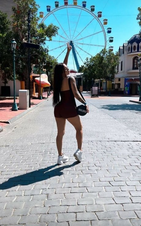 Naakte gelekte OnlyFans-foto van Bruna Corradini