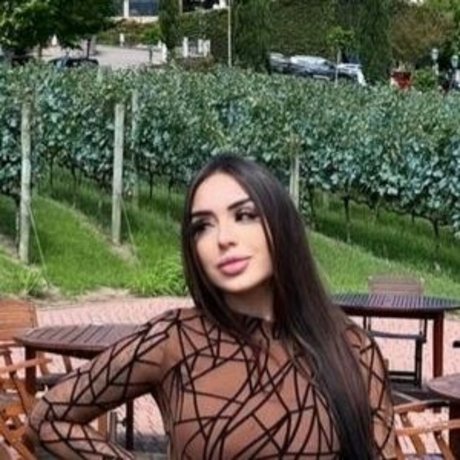 Naakte gelekte OnlyFans-foto van Bruna Corradini