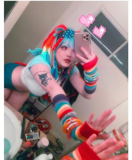 Naakte gelekte OnlyFans-foto van Succubussushi