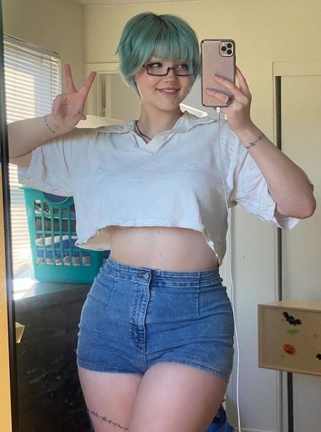 Naakte gelekte OnlyFans-foto van Succubussushi