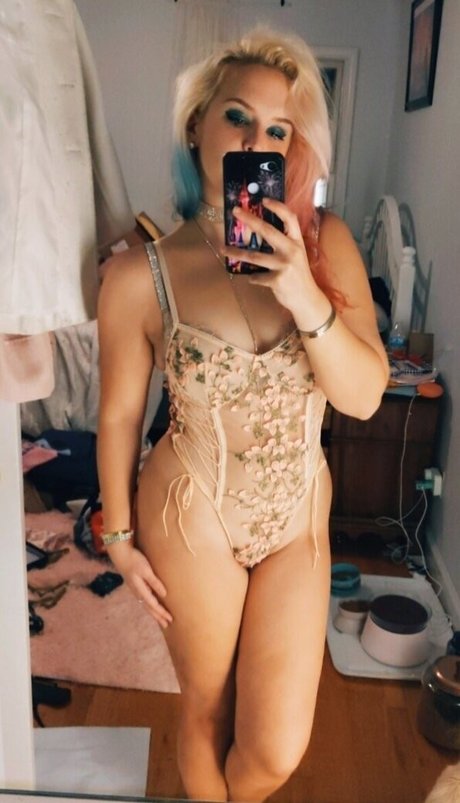 Naakte gelekte OnlyFans-foto van The Sarah Gracie