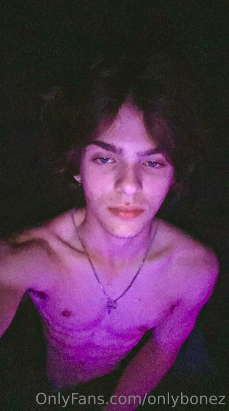 Naakte gelekte OnlyFans-foto van Onlybonez