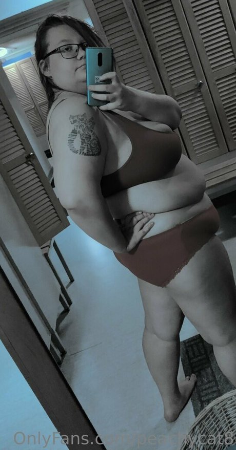 Naakte gelekte OnlyFans-foto van Peachycat8