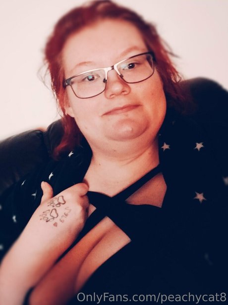 Naakte gelekte OnlyFans-foto van Peachycat8