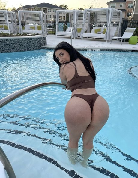 Naakte gelekte OnlyFans-foto van Daniella Margot