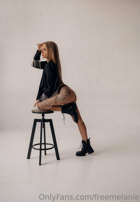 Naakte gelekte OnlyFans-foto van Freemelanie